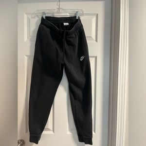 Nike men’s sportswear club fleece joggers